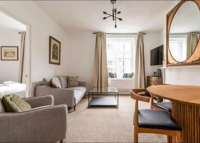 Modern Flat In Central London