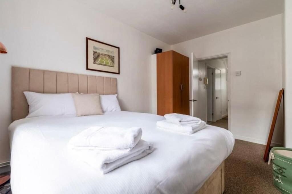 Modern Flat In *